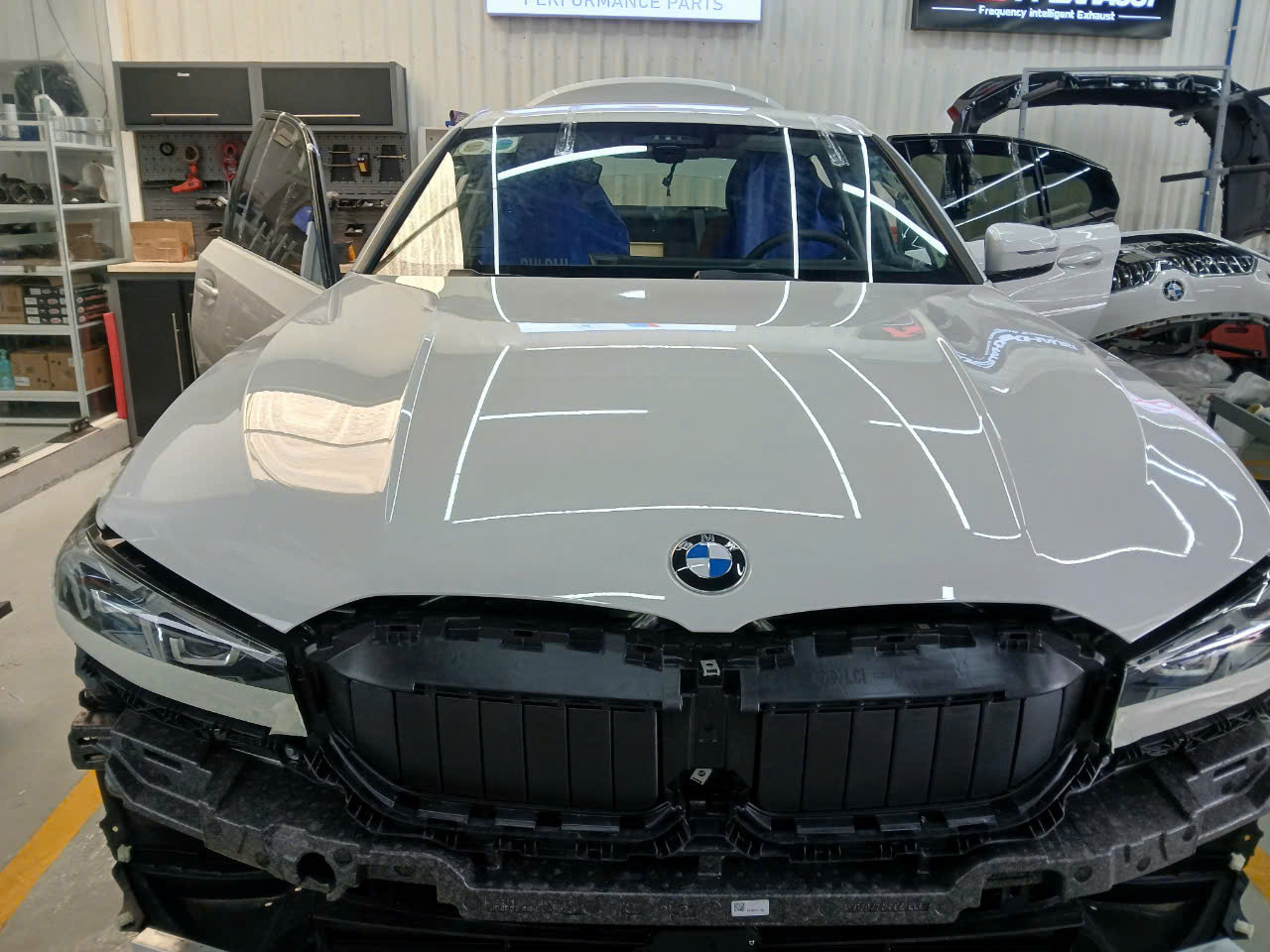 Thay kính xe BMW X7